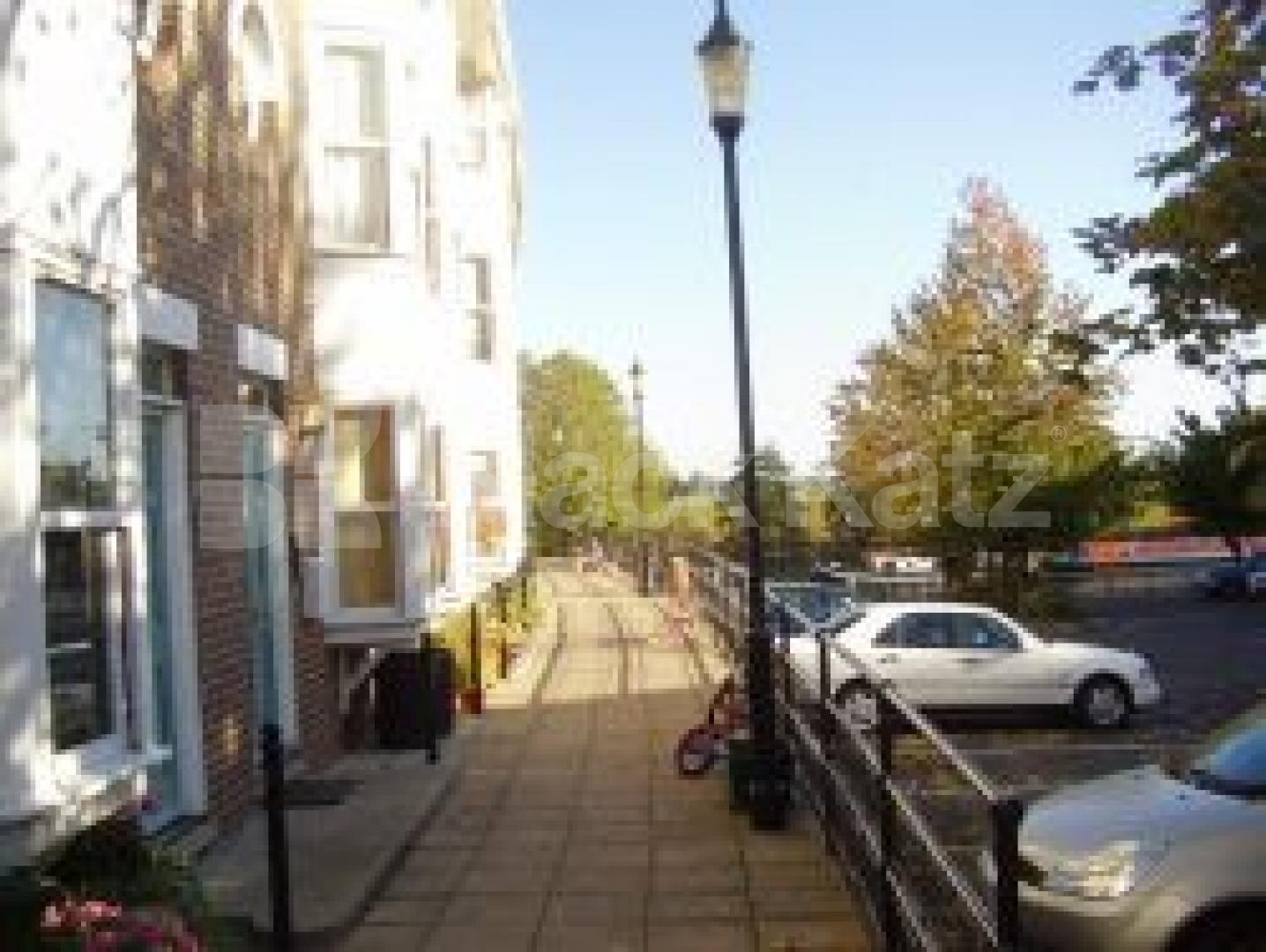 			4 Bedroom, 1 bath, 1 reception Flat			 Watermint Quay, STOKE NEWINGTON N16